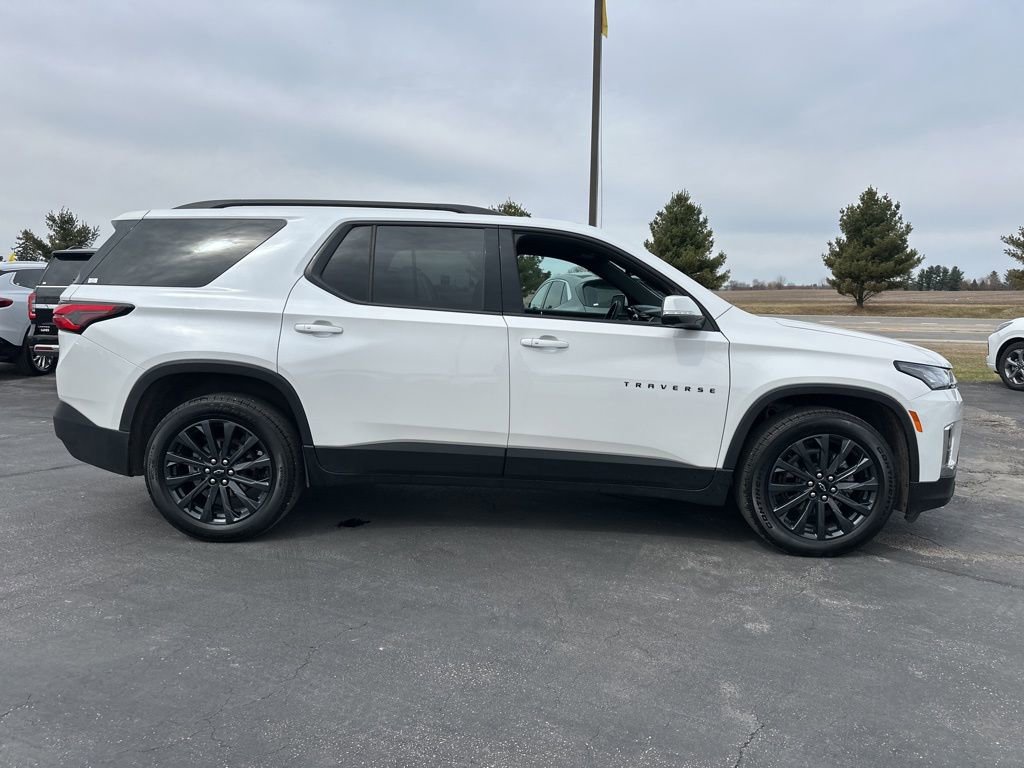 Used 2023 Chevrolet Traverse RS image 4