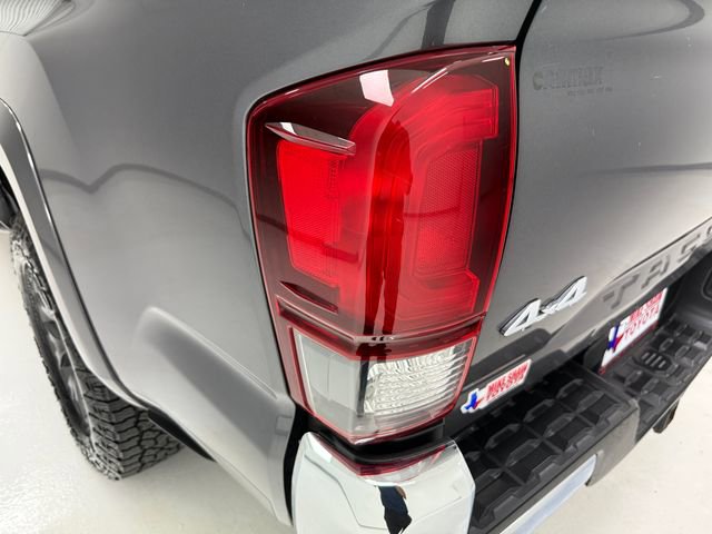 Used 2022 Toyota Tacoma SR5 w/ SR5 Appearance Package (SM) AWD/4WD image 38