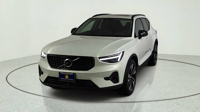 New 2026 Volvo XC40 B5 Ultra w/ Protection Package Premier AWD/4WD image 2