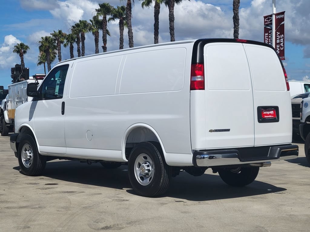 New 2026 Chevrolet Express 2500 w/ Communications Package RWD image 2