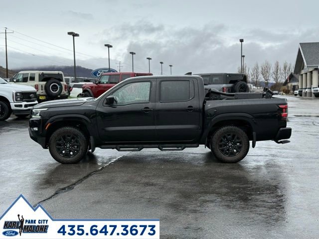 Used 2023 Nissan Frontier SV w/ Midnight Edition Package image 2