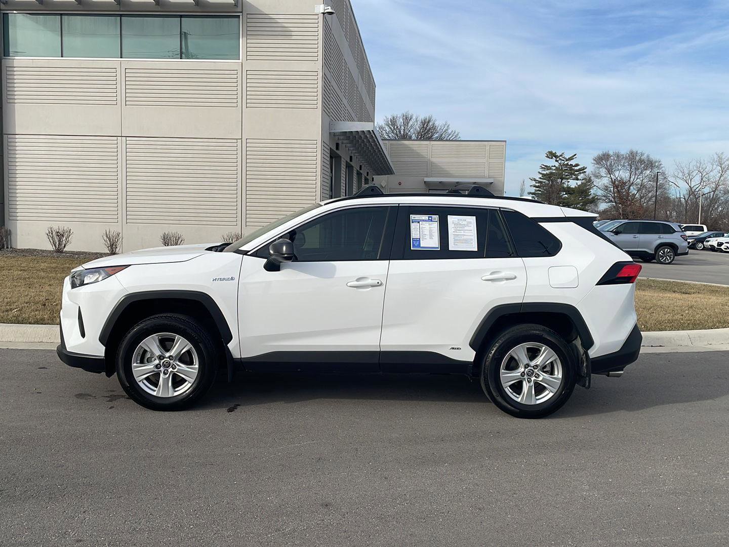 Used 2021 Toyota RAV4 LE image 20