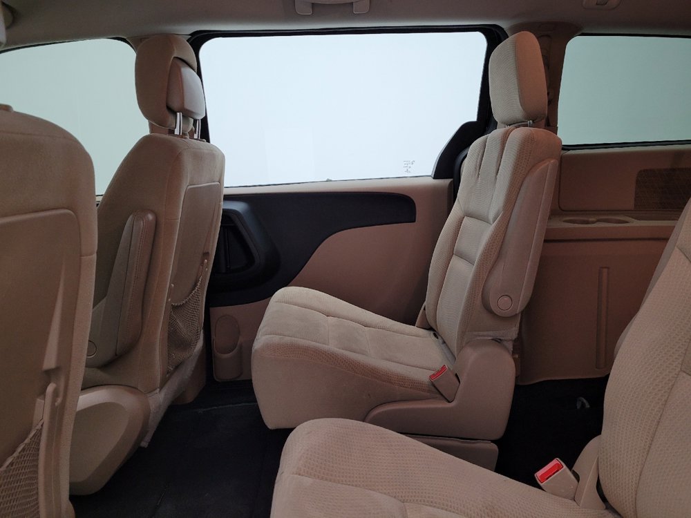 Used 2015 Dodge Grand Caravan American Value Package w/ UConnect Hands-Free Group image 18