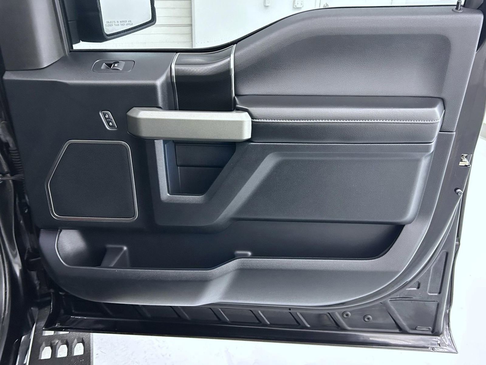 Used 2017 Ford F150 Raptor w/ Equipment Group 802A Luxury image 16