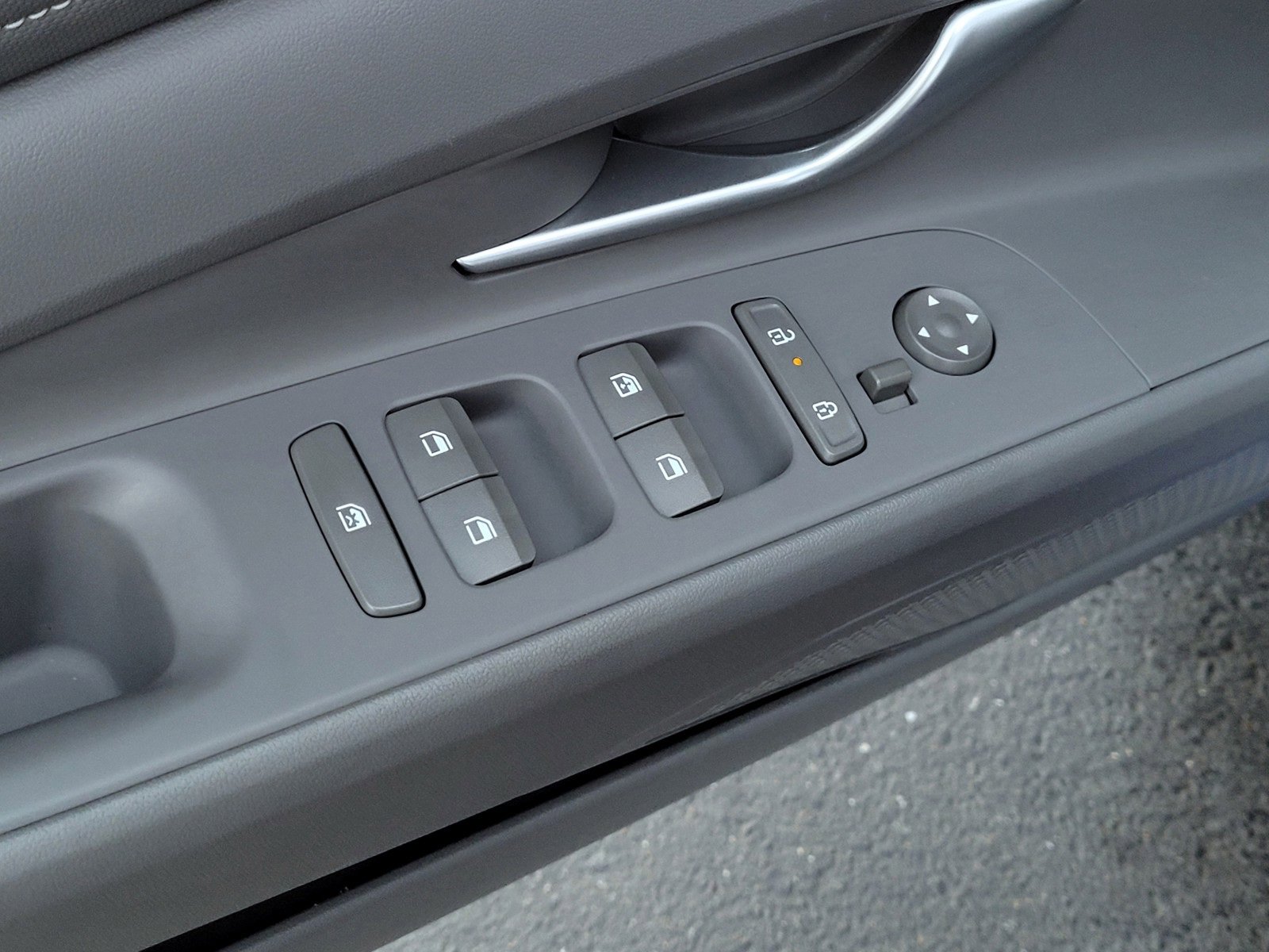 Used 2024 Hyundai Elantra SEL w/ Convenience Package image 10