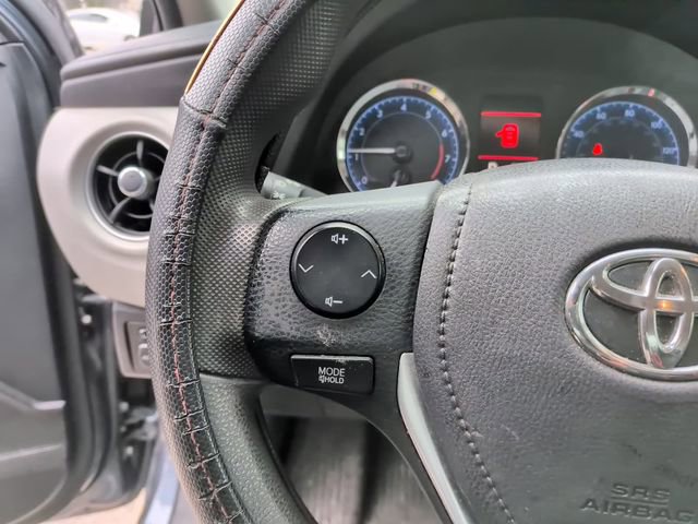 Used 2018 Toyota Corolla LE image 14