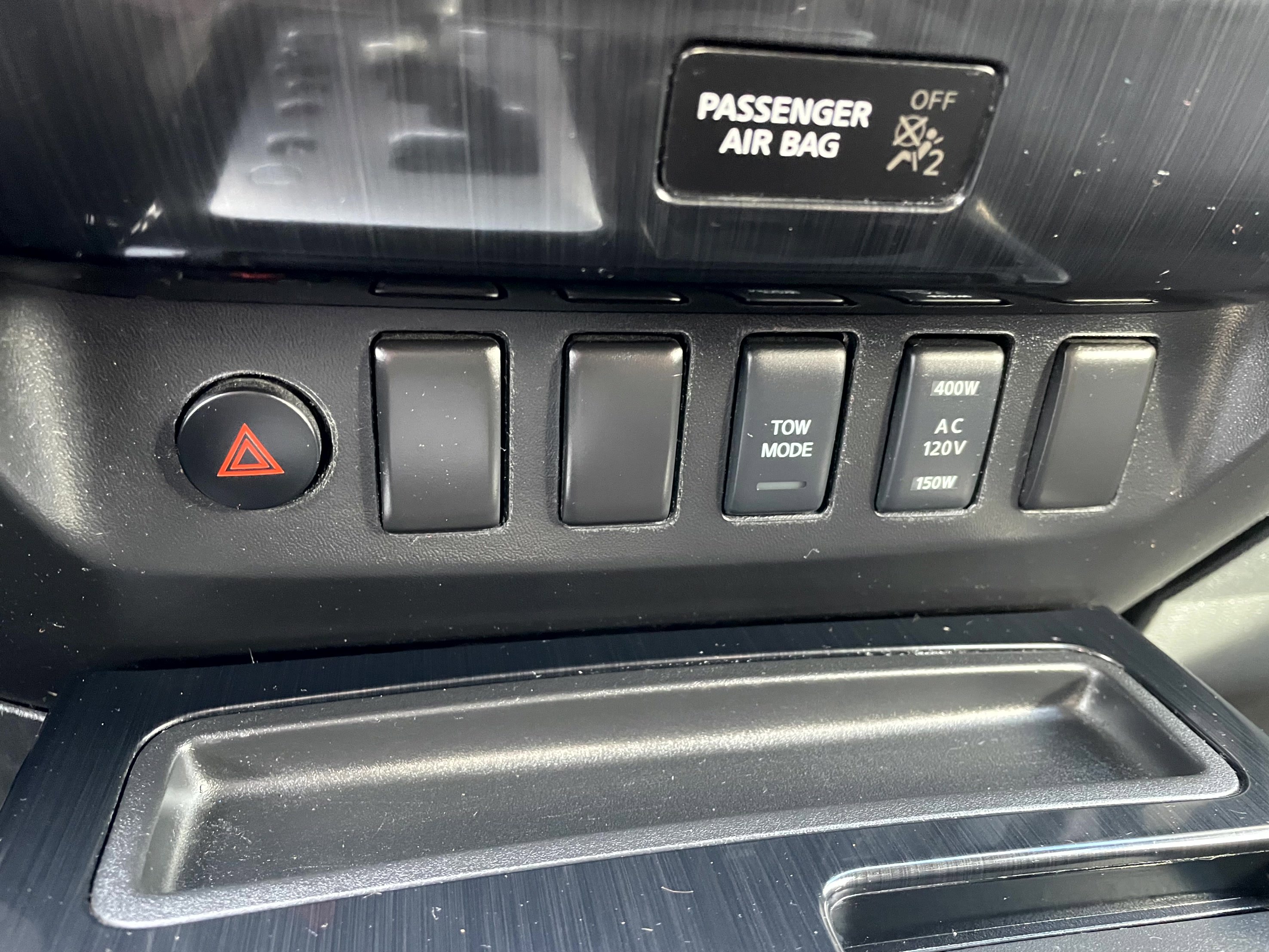 Used 2015 Nissan Titan SV w/ SV Value Truck Package image 19