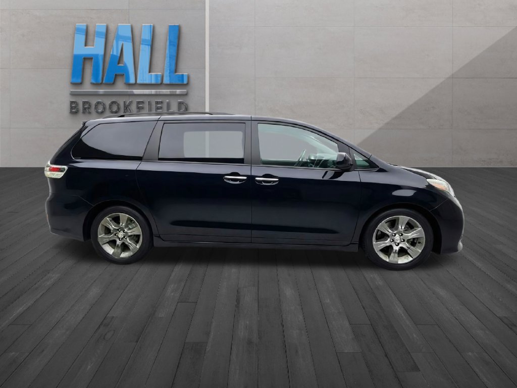 Used 2016 Toyota Sienna SE w/ SE Preferred Package FWD image 6