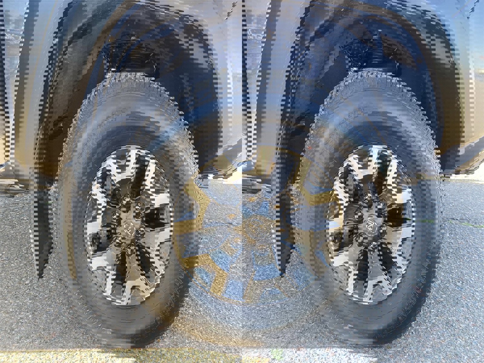 Used 2022 Toyota Tacoma TRD Off-Road image 10