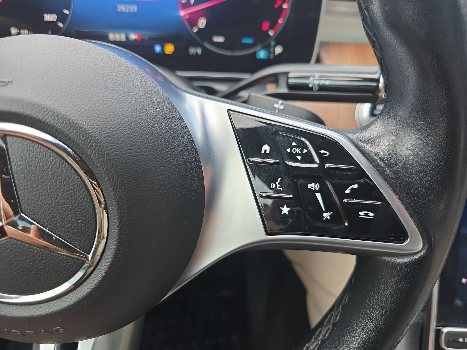 Certified 2023 Mercedes-Benz C 300 4MATIC Sedan image 18