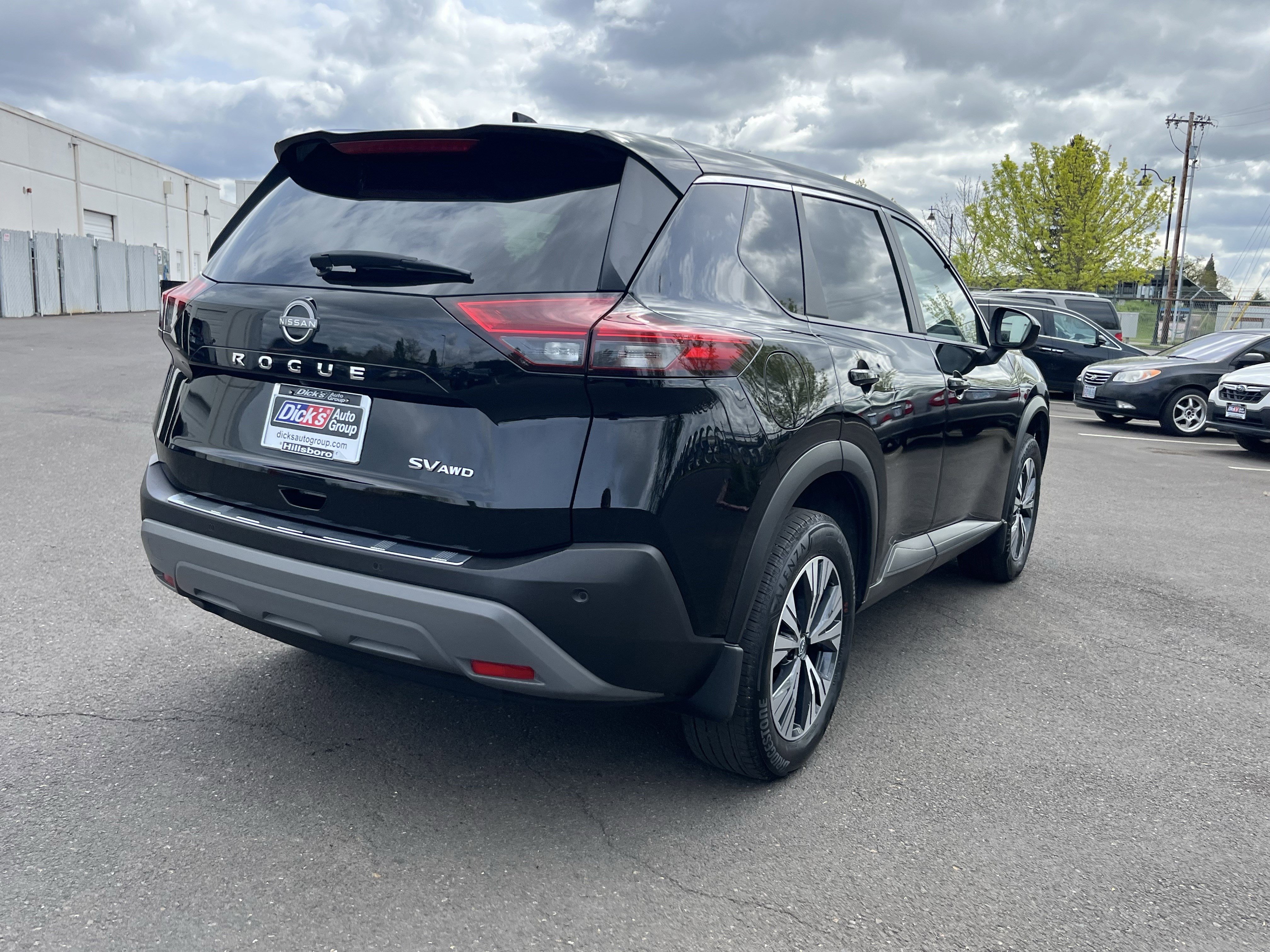 Used 2023 Nissan Rogue SV image 5
