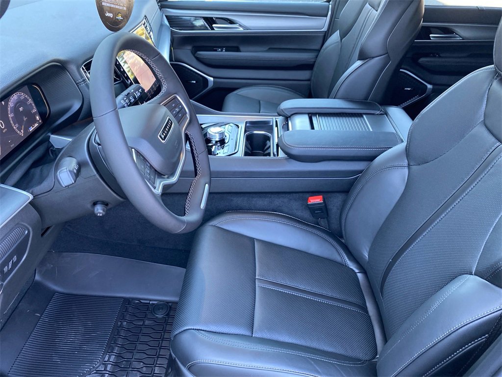 New 2025 Jeep Wagoneer L 4WD w/ Convenience Group I image 6