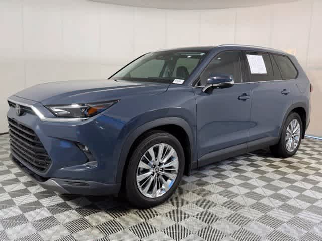 Used 2024 Toyota Grand Highlander AWD image 2