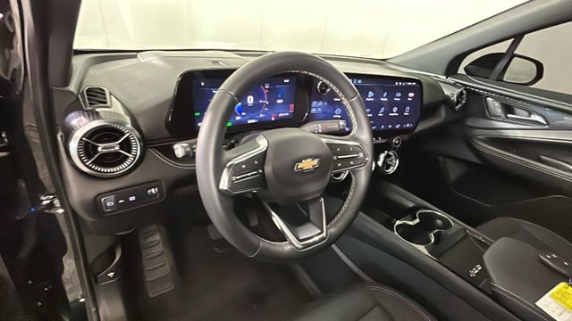 Used 2025 Chevrolet Blazer EV LT AWD/4WD image 13