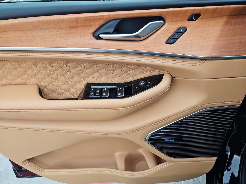 Used 2024 Jeep Grand Cherokee L Summit image 16