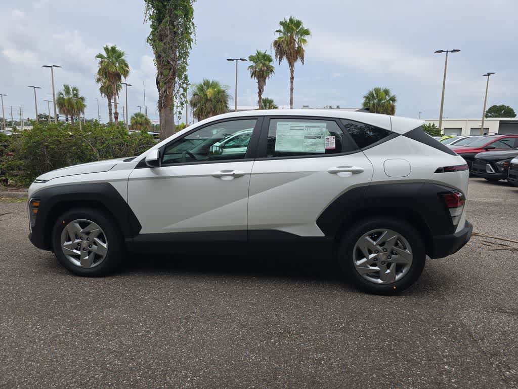 New 2027 Hyundai Kona SE FWD image 3