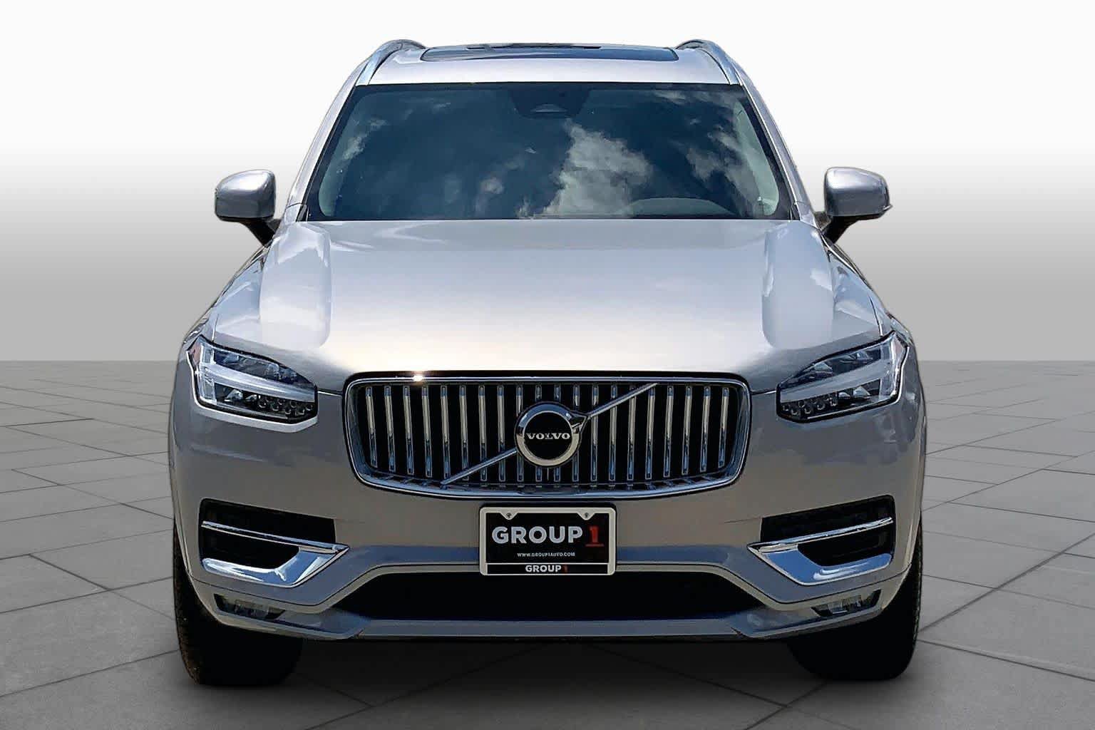 Used 2025 Volvo XC90 B5 Core AWD/4WD image 4