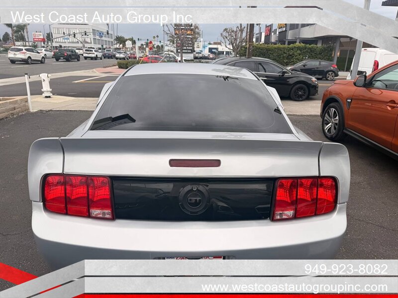 Used 2005 Ford Mustang GT RWD image 3
