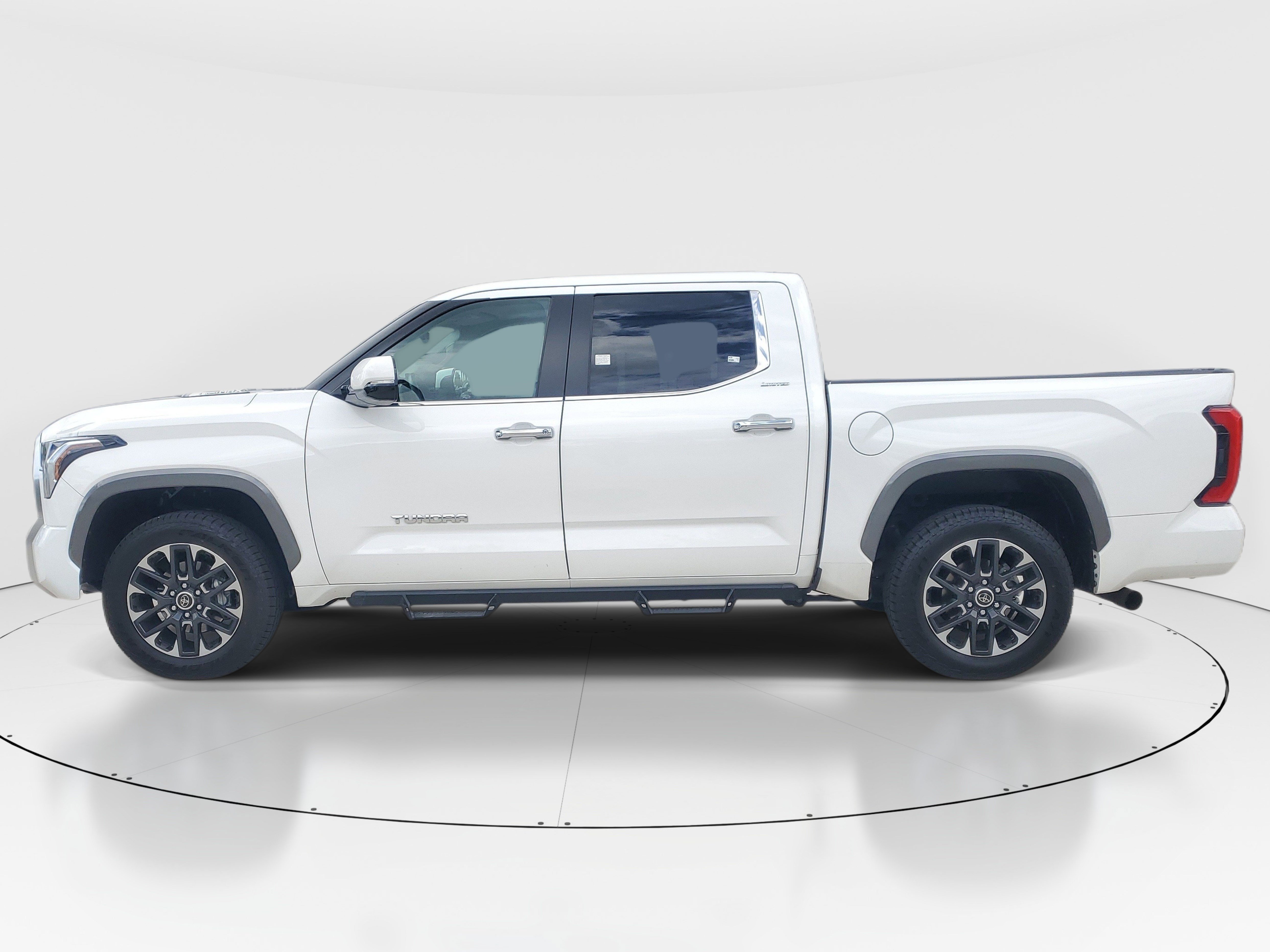 Used 2024 Toyota Tundra Limited w/ Power Package AWD/4WD image 5