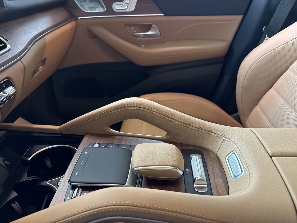 New 2026 Mercedes-Benz GLS 450 4MATIC image 15