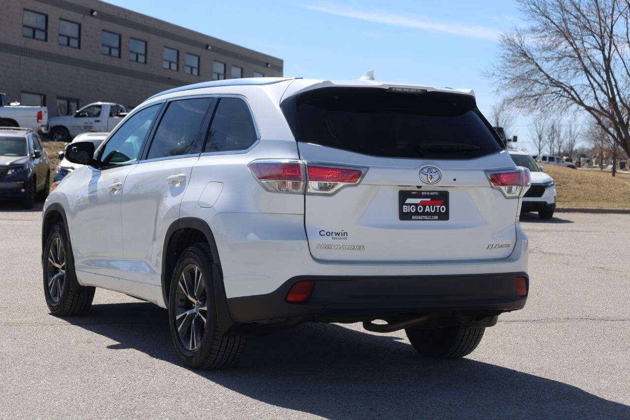 Used 2016 Toyota Highlander XLE AWD/4WD image 11