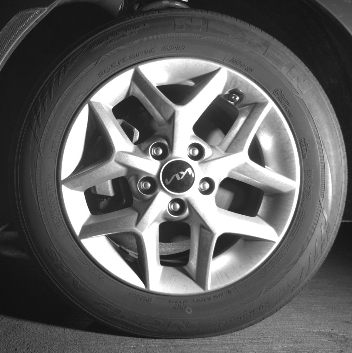 Used 2025 Kia Soul LX w/ LX Technology Package FWD image 12