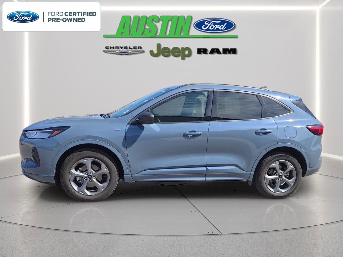 Certified 2023 Ford Escape ST-Line w/ Tech Pack #1 AWD/4WD image 2