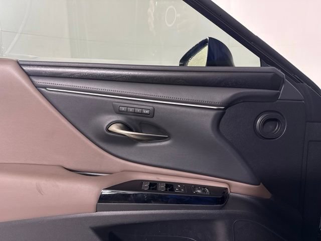 Used 2024 Lexus ES 350 w/ Premium Package FWD image 25