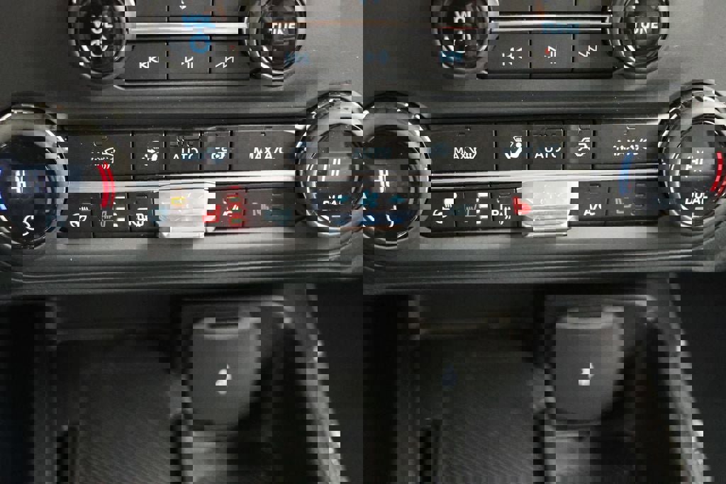 Used 2025 Ford Bronco Outer Banks image 24