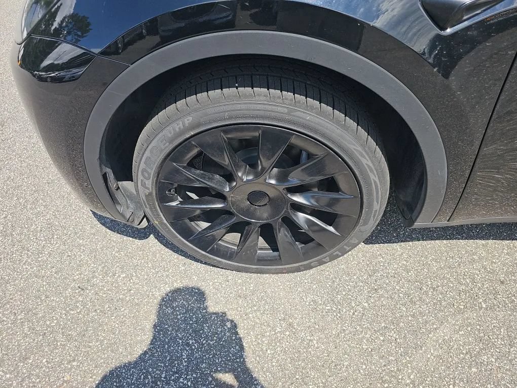 Used 2023 Tesla Model Y Long Range AWD/4WD image 9