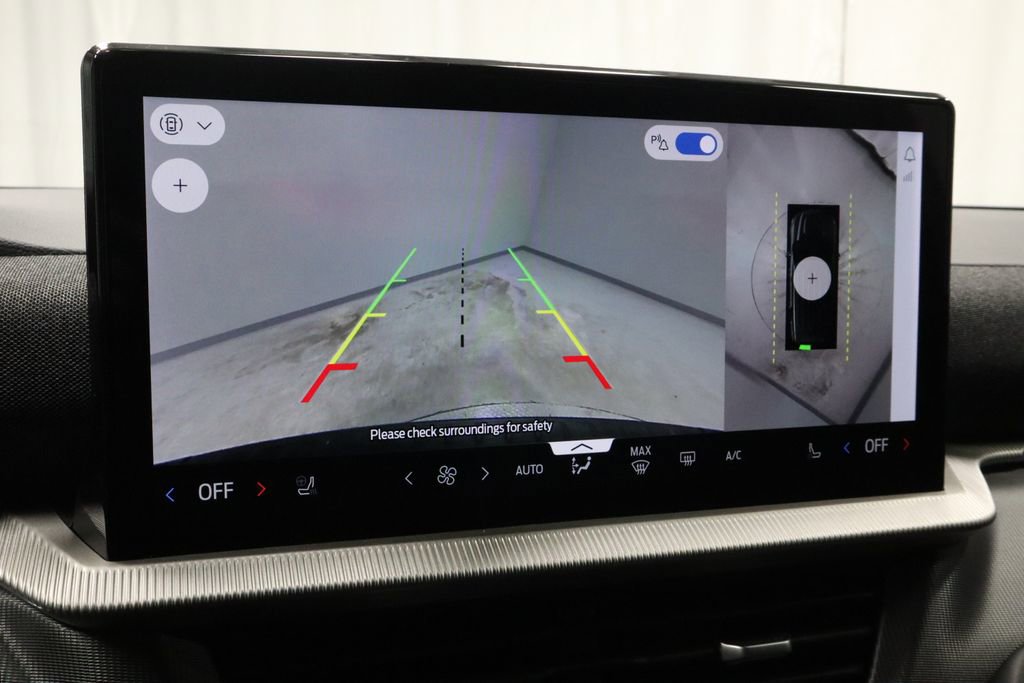 Certified 2025 Ford Explorer ST-Line w/ ST-Line Street Pack image 3