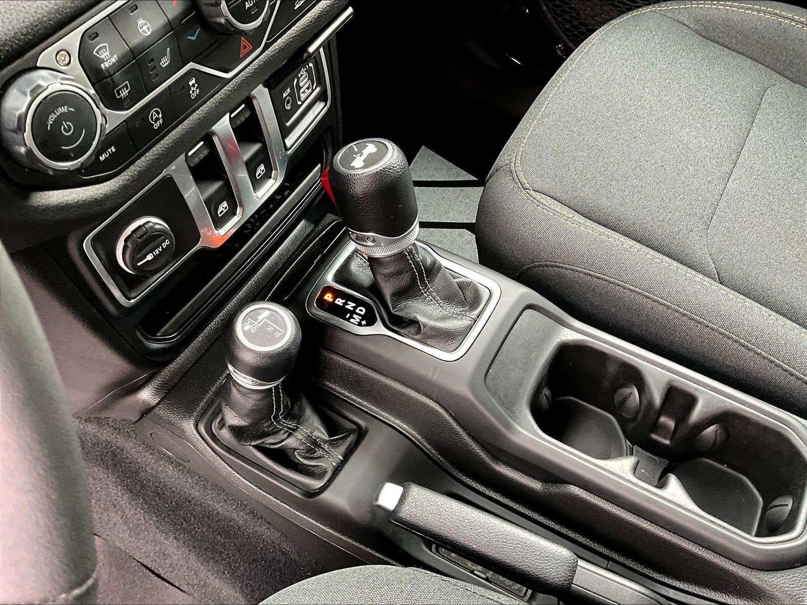 Used 2024 Jeep Wrangler Sport AWD/4WD image 15