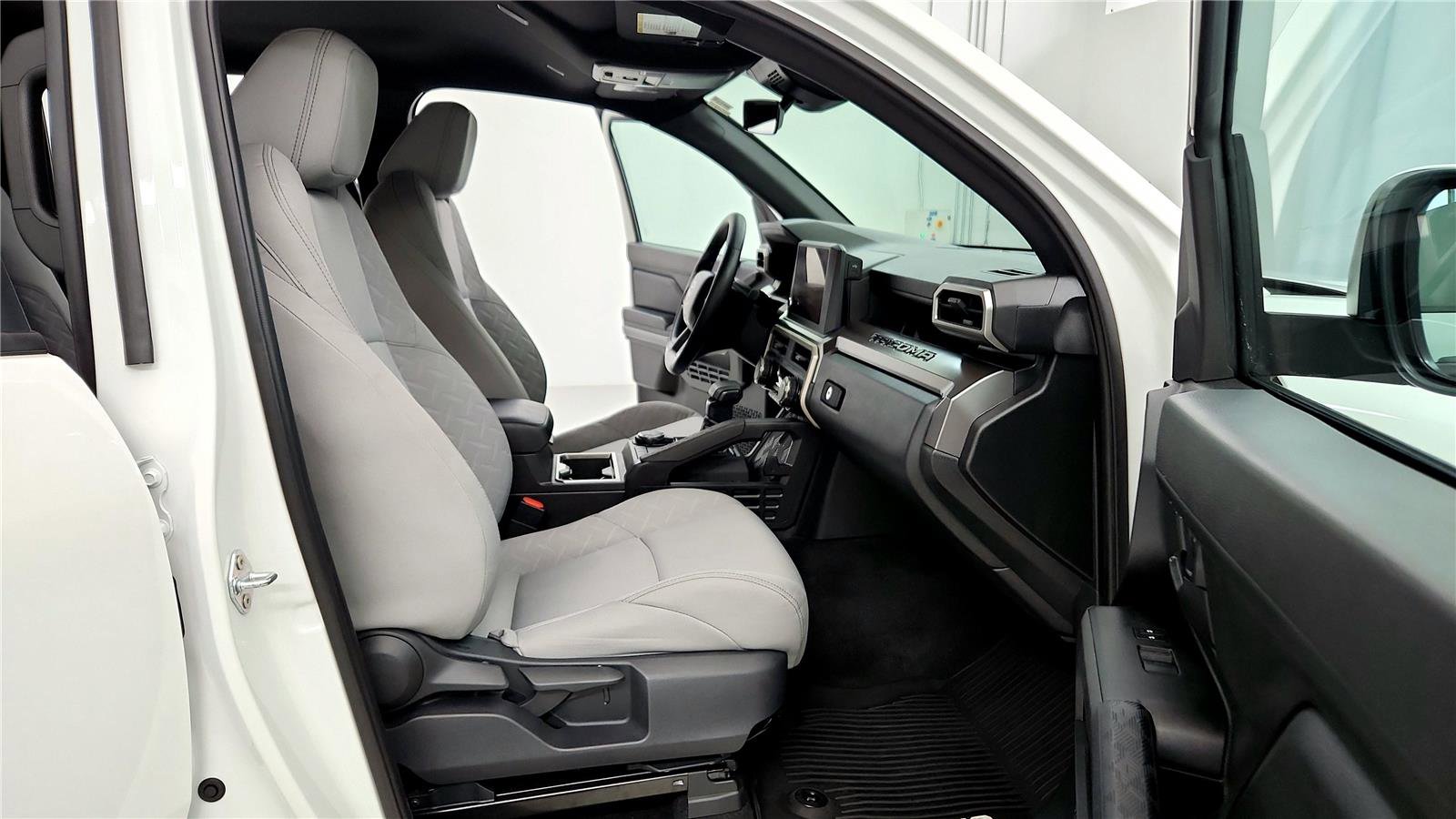 Certified 2025 Toyota Tacoma SR5 image 24