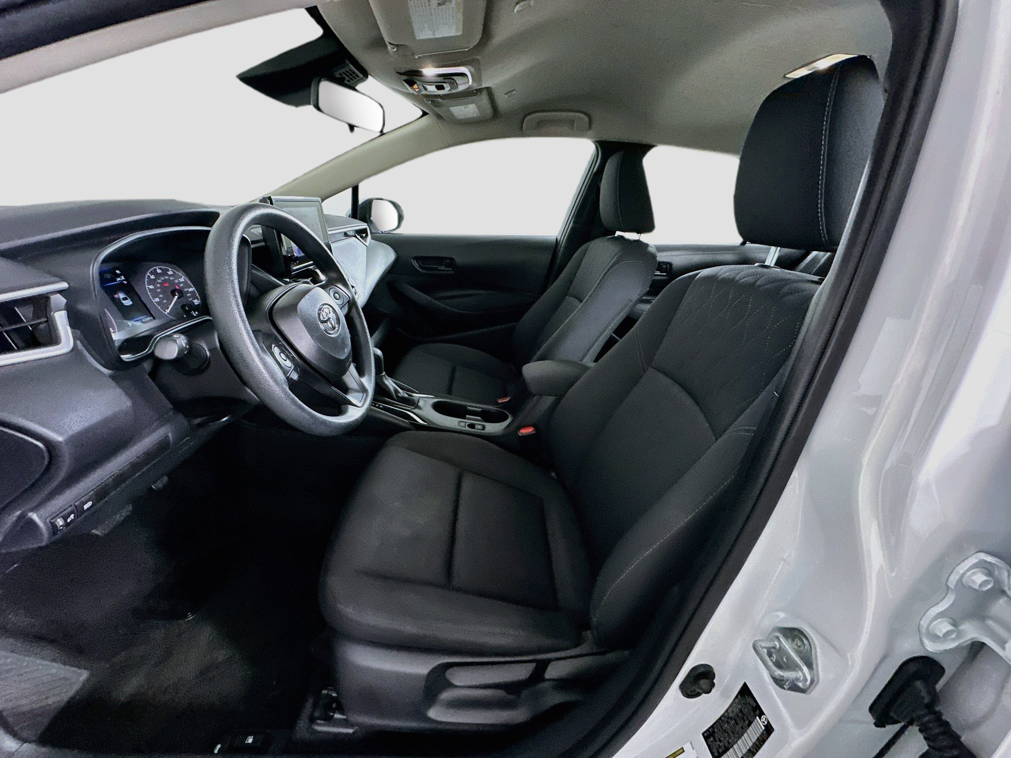 Used 2025 Toyota Corolla LE FWD image 13