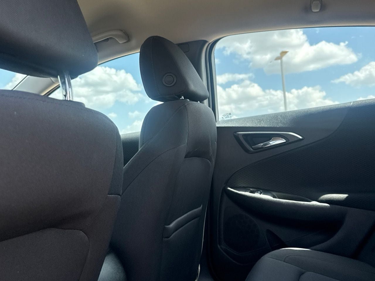 Used 2025 Chevrolet Malibu LS FWD image 37