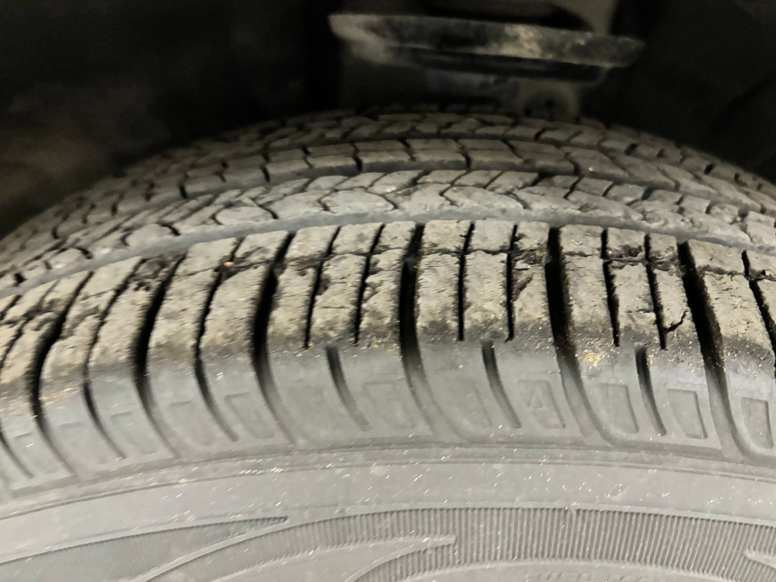 Used 2023 Buick Enclave Essence w/ LPO, Floor Liner Package FWD image 10