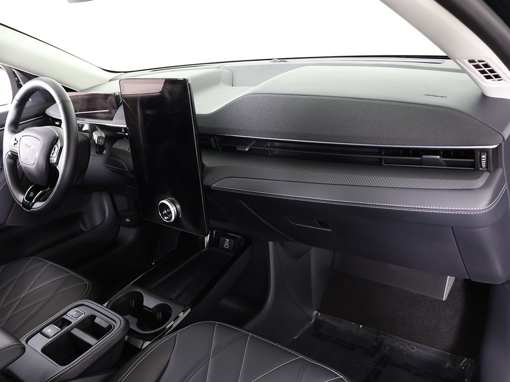 Used 2025 Ford Mustang Mach-E Select w/ Comfort Package Lite RWD image 28