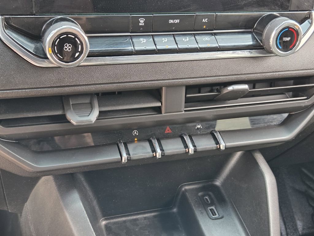 Used 2023 Chevrolet Colorado W/T image 19