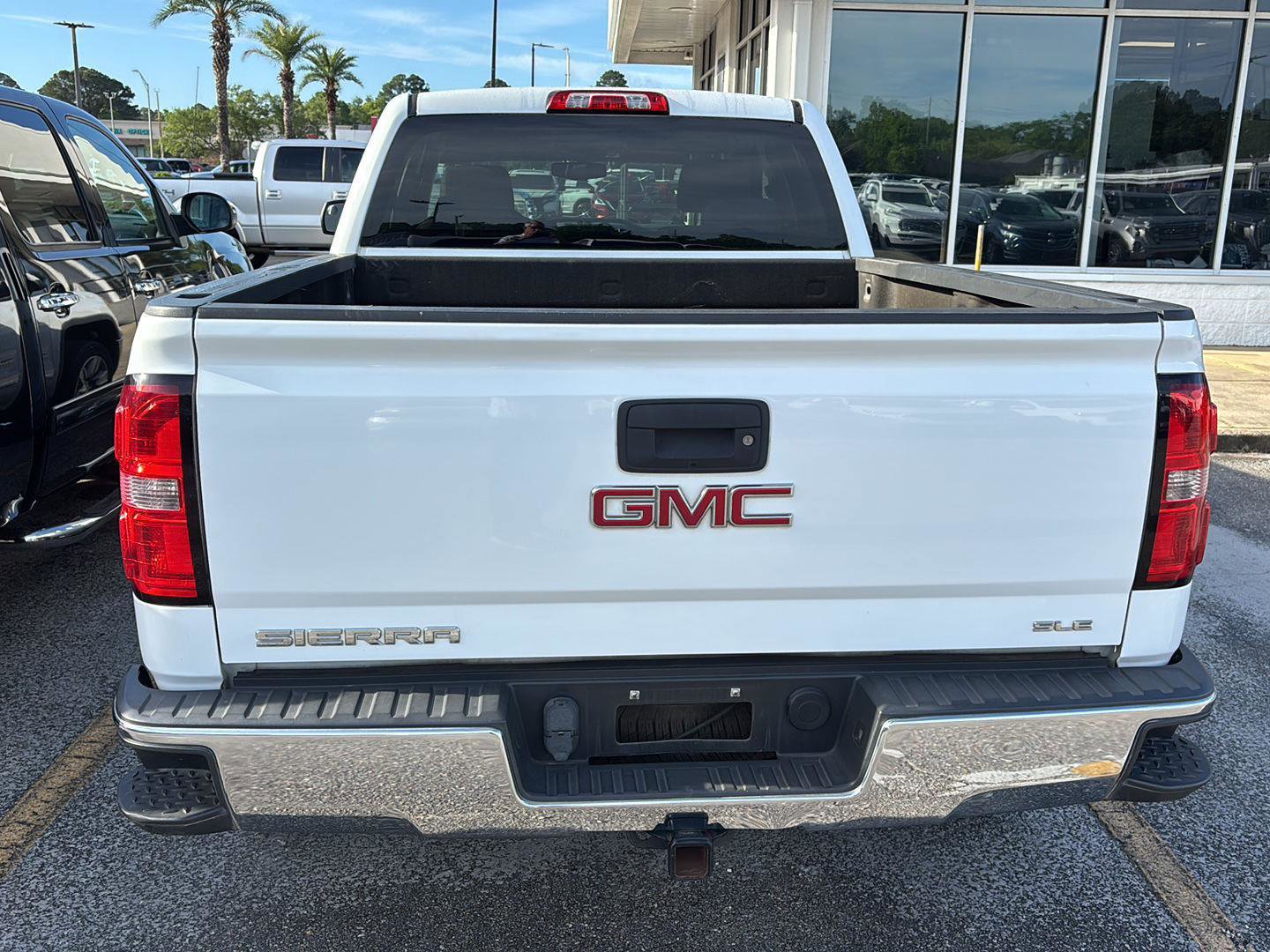 Used 2015 GMC Sierra 1500 SLE w/ SLE Value Package RWD image 5