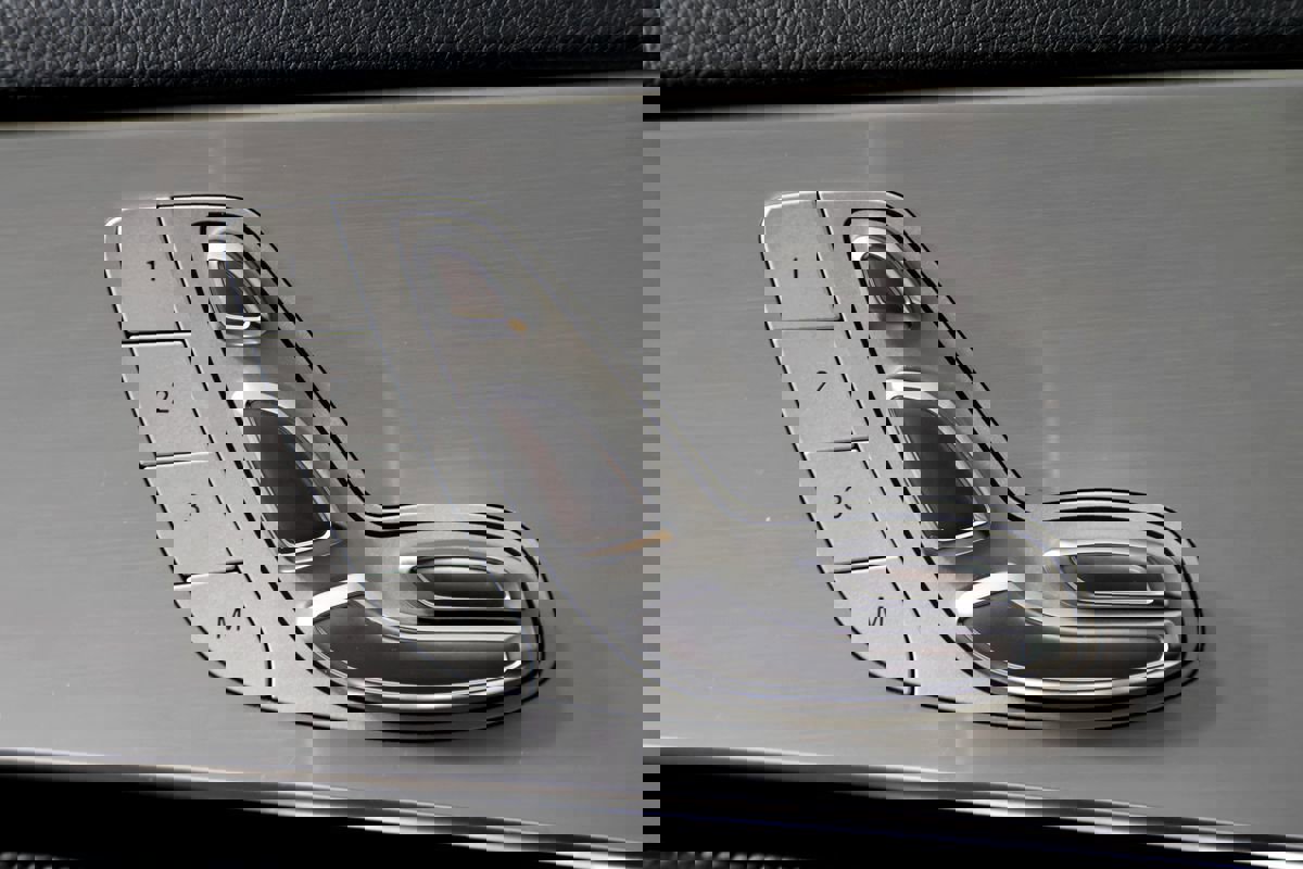 Used 2015 Mercedes-Benz C 300 Sport image 17