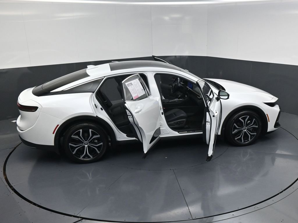 Used 2024 Toyota Crown Limited image 24