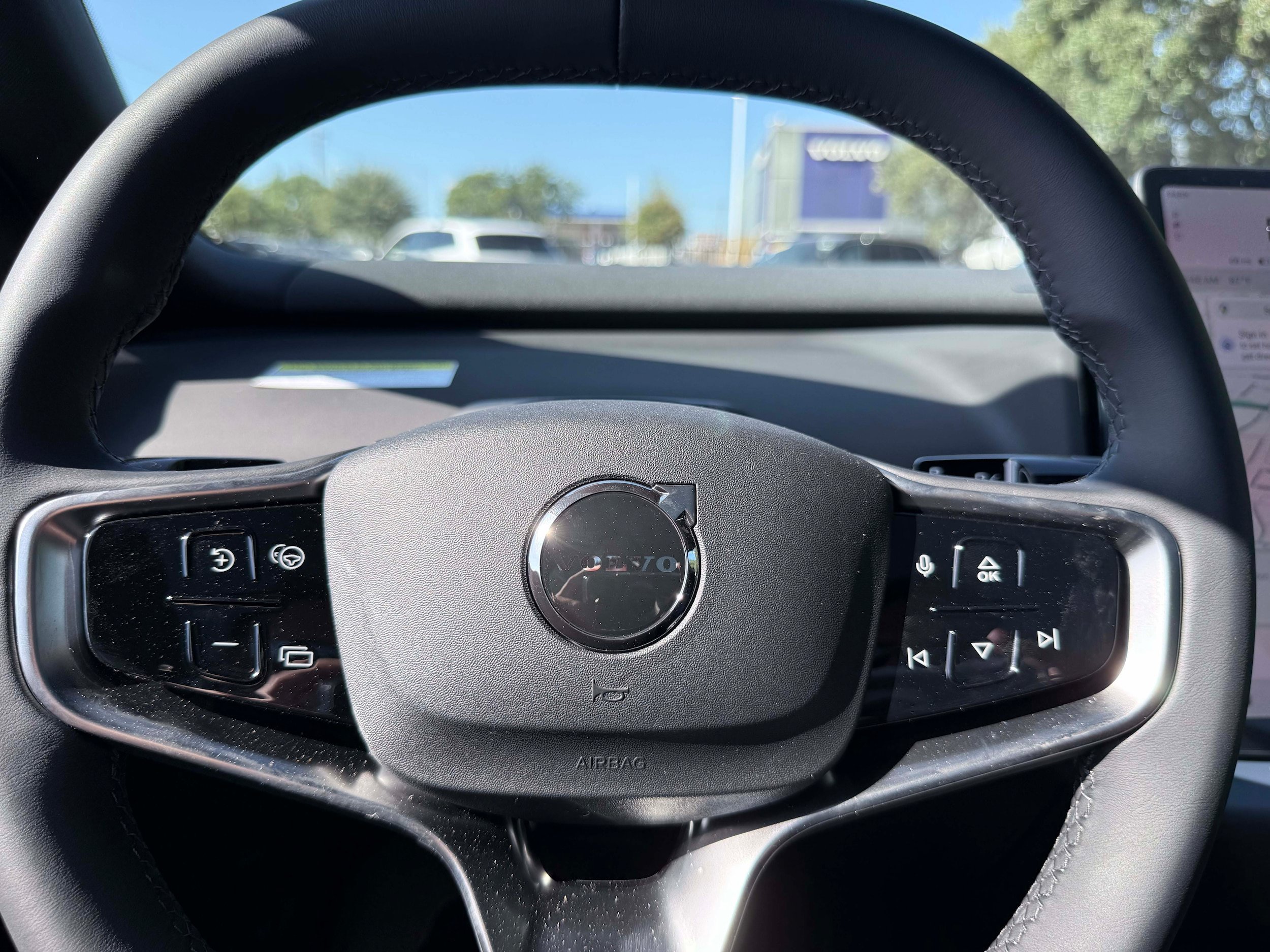 New 2026 Volvo EX30 Plus w/ Protection Package Premier AWD/4WD image 17