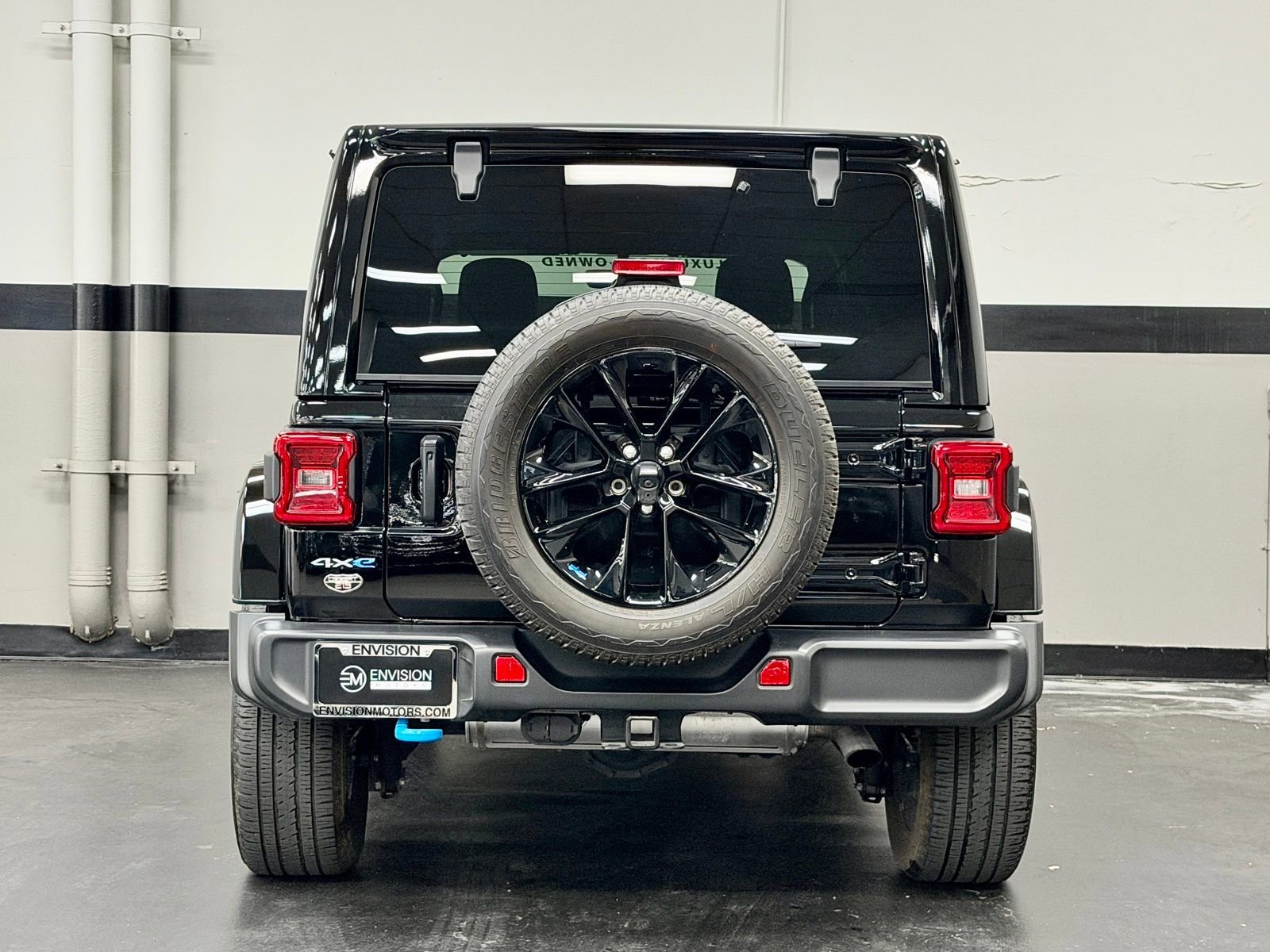 Used 2023 Jeep Wrangler Unlimited Sahara image 11