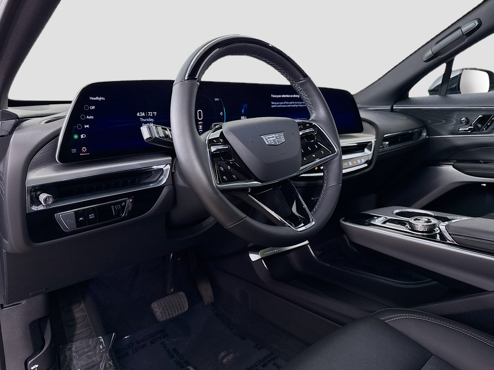 Used 2024 Cadillac Lyriq Sport AWD/4WD image 9