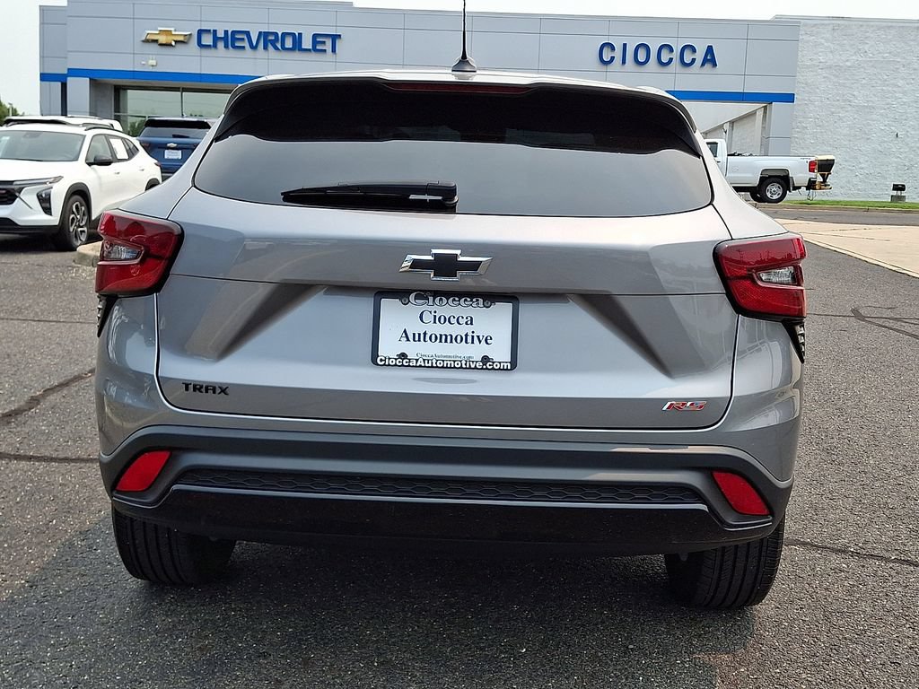 Certified 2024 Chevrolet Trax RS w/ Driver Confidence Package FWD image 8