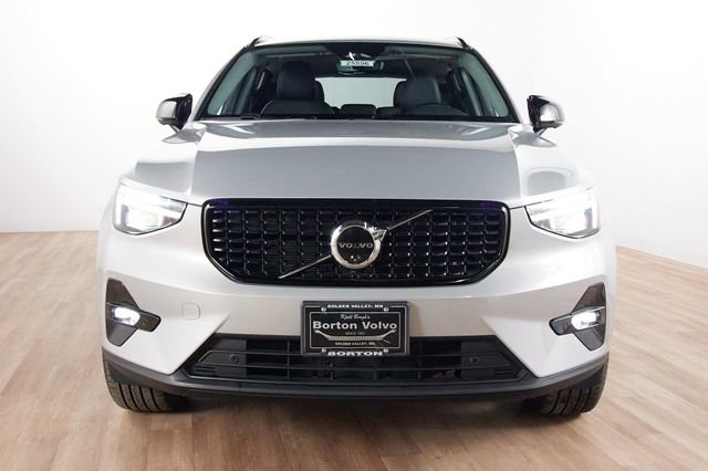 Certified 2025 Volvo XC40 B5 Ultra w/ Climate Package image 2