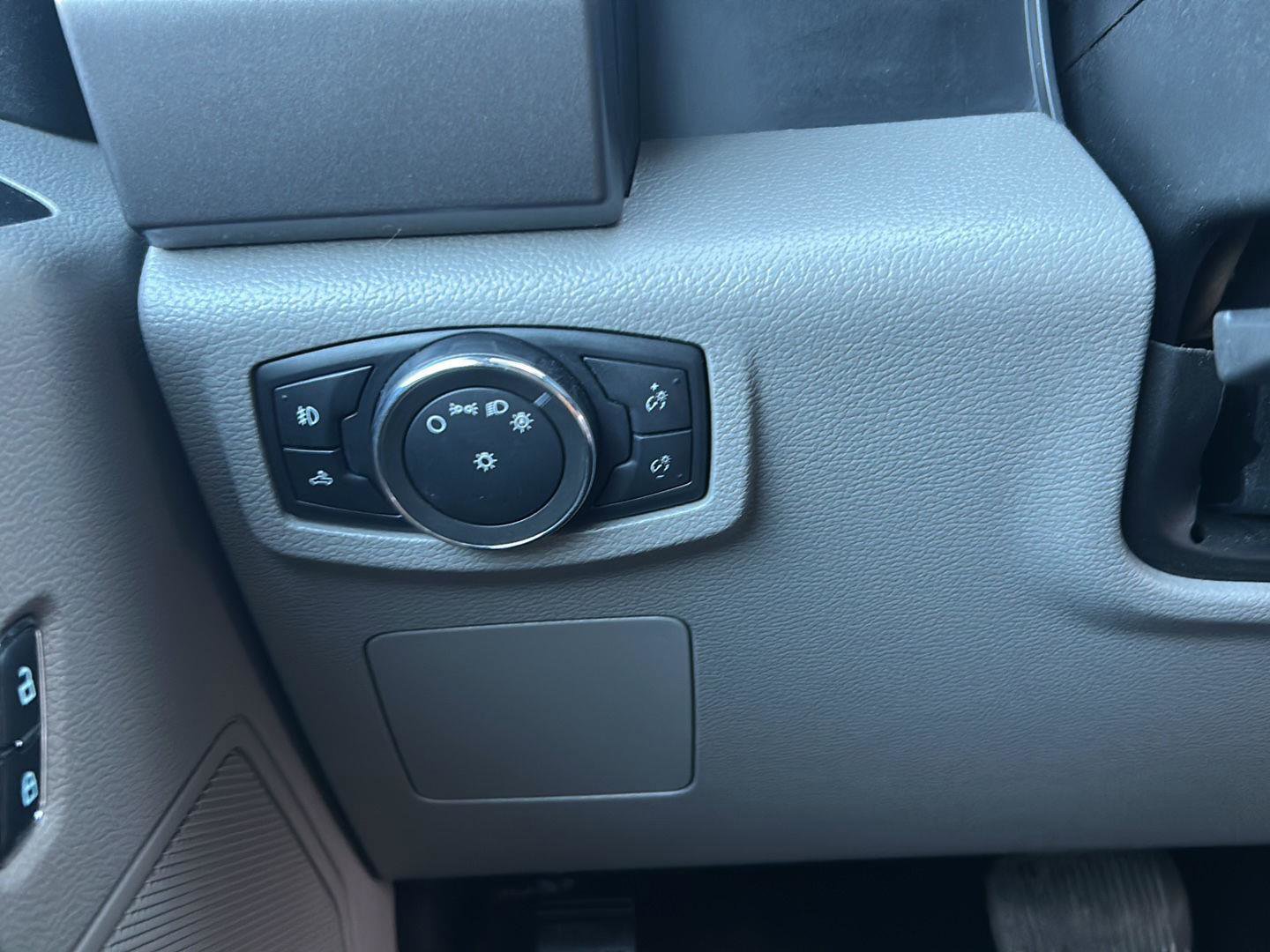 Used 2016 Ford F150 XLT w/ XTR Package image 25