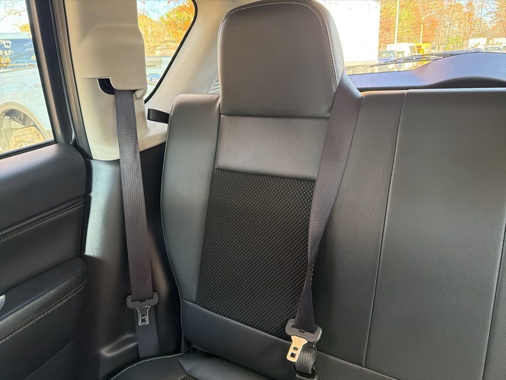 Used 2016 Jeep Compass Latitude image 15