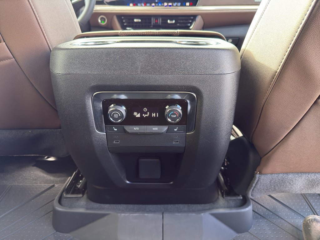 New 2026 Chevrolet Tahoe High Country w/ Sun And Tow Package AWD/4WD image 12