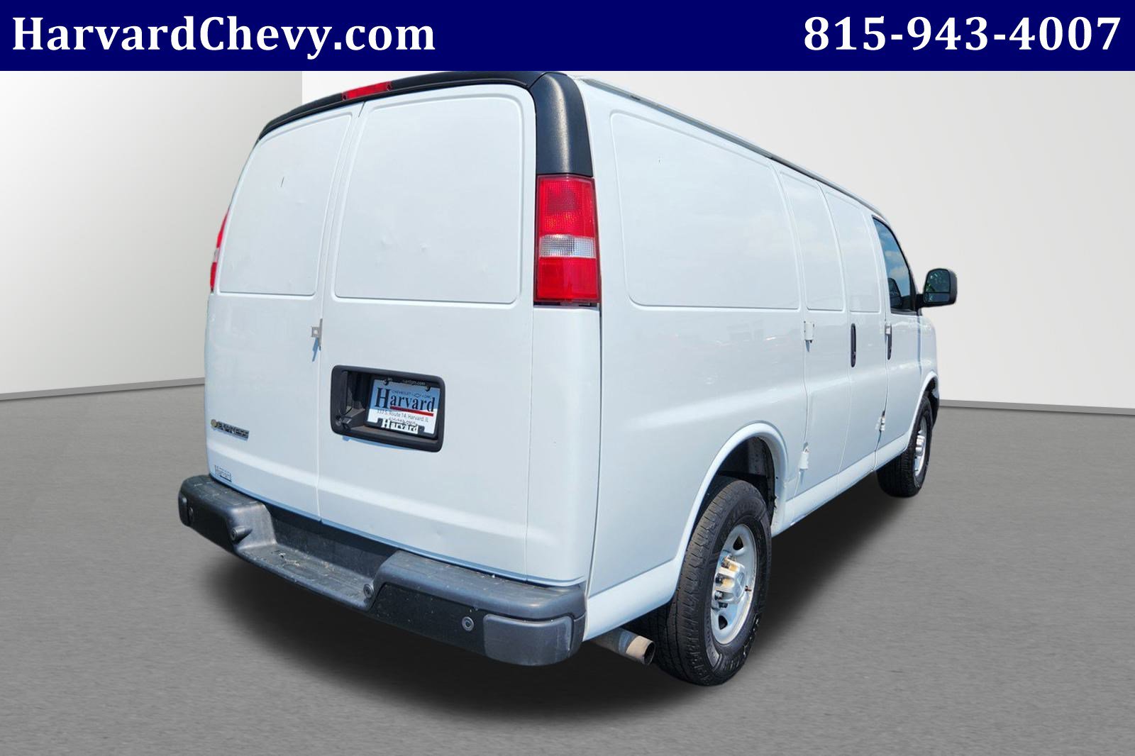 Used 2019 Chevrolet Express 3500 w/ Driver Convenience Package image 4